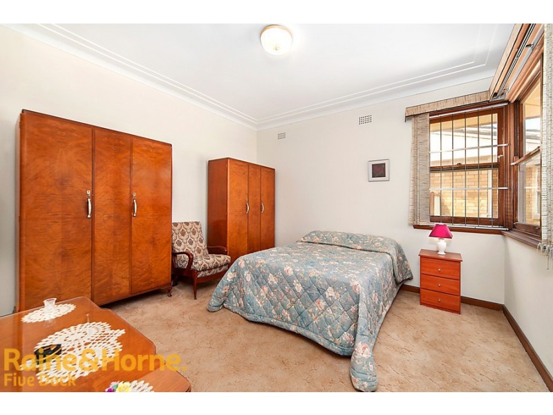 2 Noble Street, Rodd Point NSW 2046