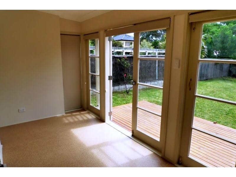 8 Hammond Ave, Croydon NSW 2132