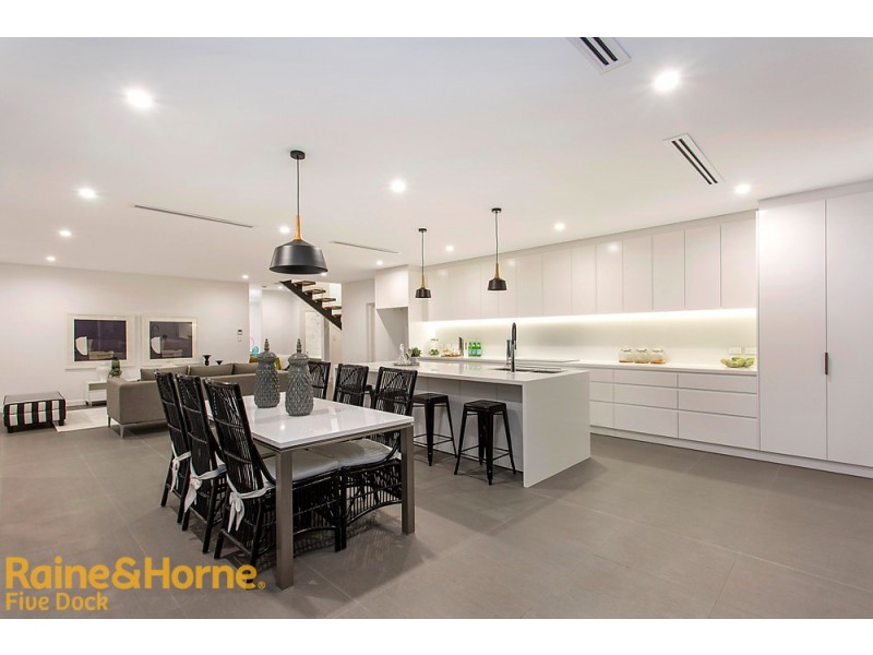 31A Arthur St (Entrance from Howley St), Rodd Point NSW 2046