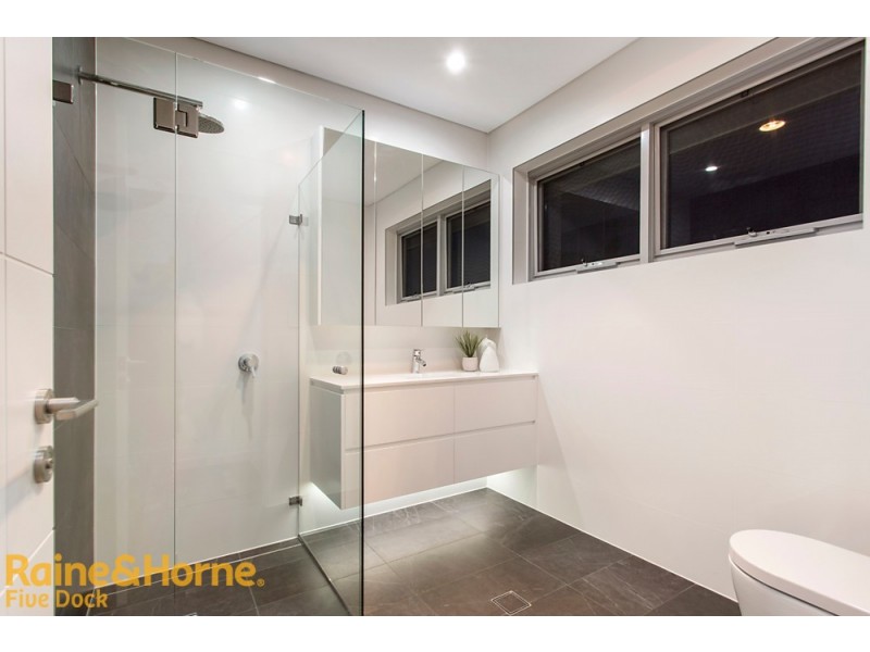 31A Arthur St (Entrance from Howley St), Rodd Point NSW 2046