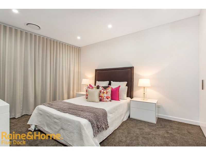 31A Arthur St (Entrance from Howley St), Rodd Point NSW 2046