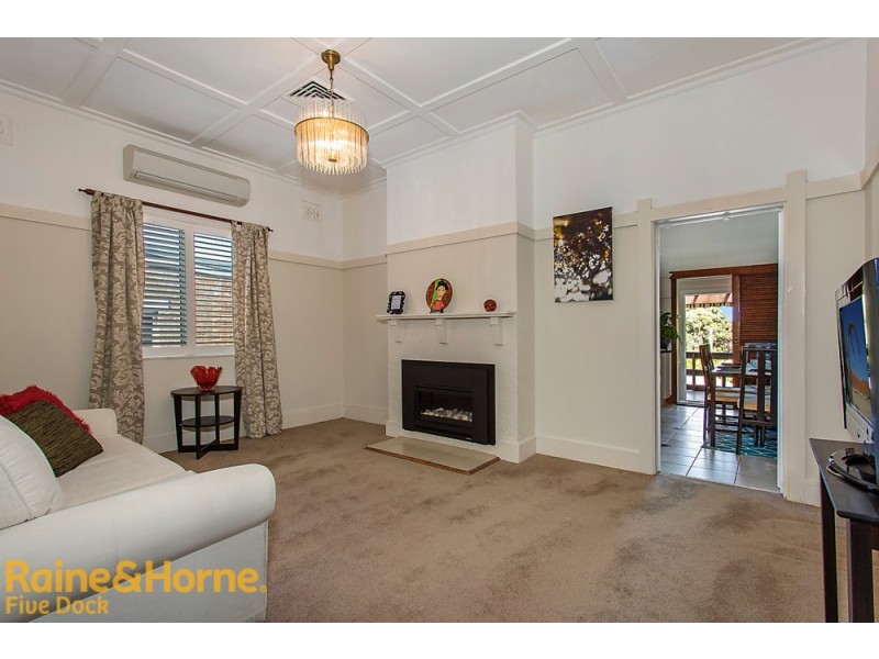 19 Brent St, Russell Lea NSW 2046