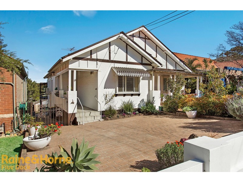 19 Brent St, Russell Lea NSW 2046