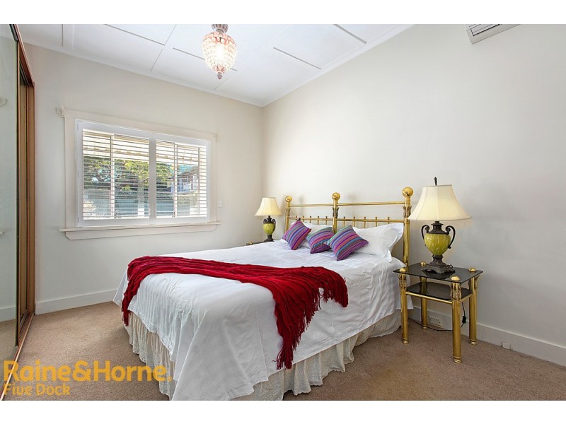 19 Brent St, Russell Lea NSW 2046