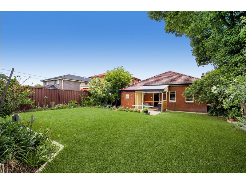 16 Walker Street, Canada Bay NSW 2046