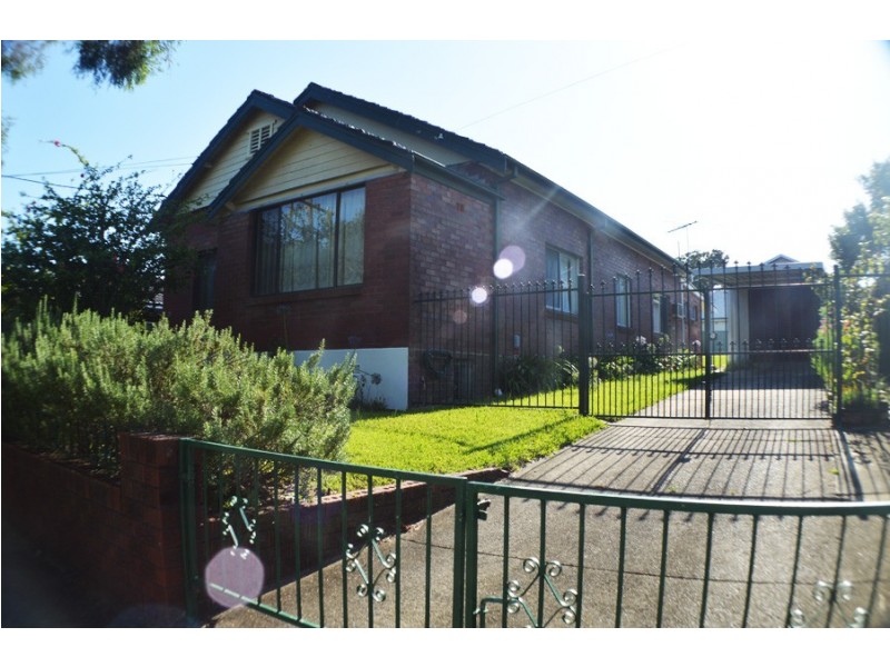 27 Hammond Ave, Croydon NSW 2132