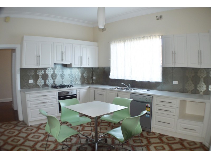 27 Hammond Ave, Croydon NSW 2132