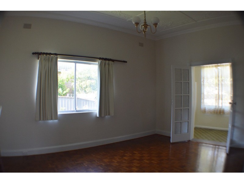 27 Hammond Ave, Croydon NSW 2132