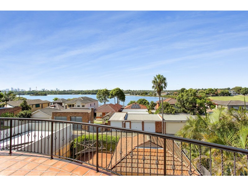 11 Seabrook Ave, Russell Lea NSW 2046