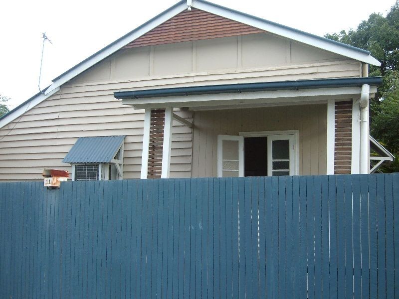 11 Station Street, Pomona QLD 4568