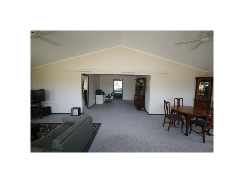 22 Browns Road, Eumundi QLD 4562