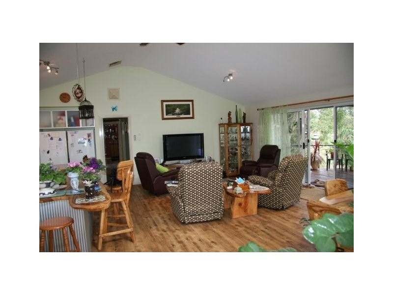 108 Coles Creek Road, Cooran QLD 4569