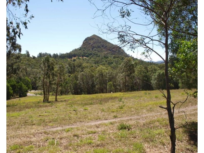 8 Omaroo Place, Cooran QLD 4569