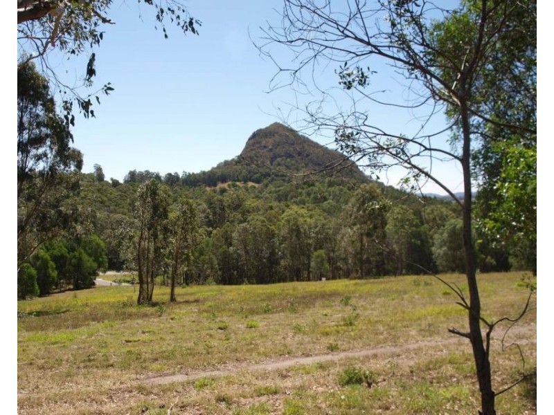 8 Omaroo Place, Cooran QLD 4569