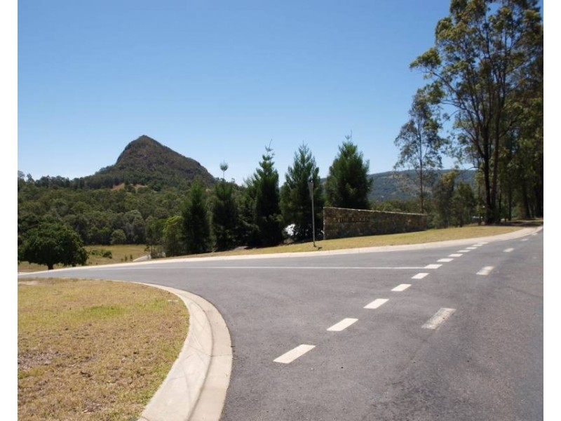 8 Omaroo Place, Cooran QLD 4569