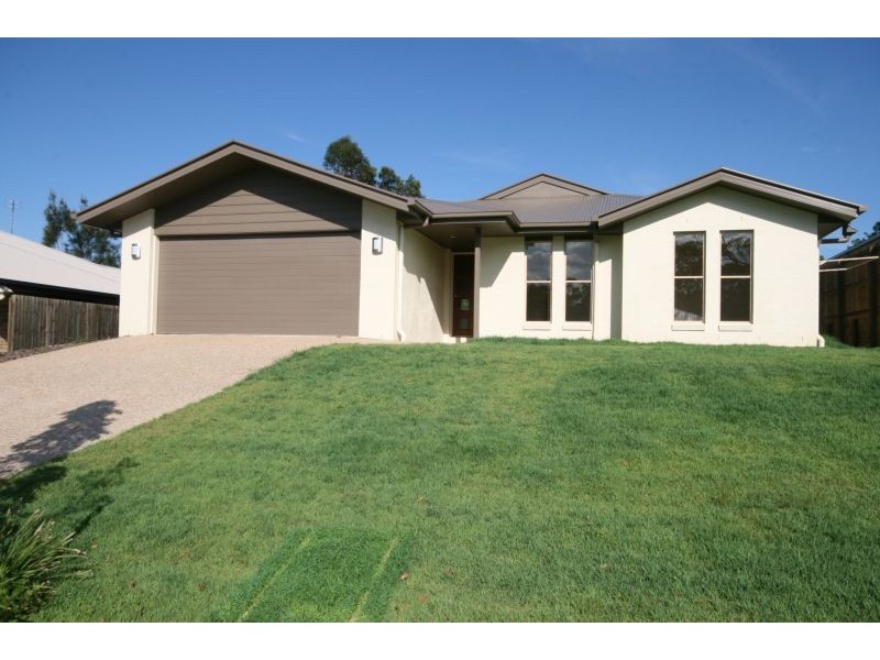 12 Prospect Place, Cooroy QLD 4563