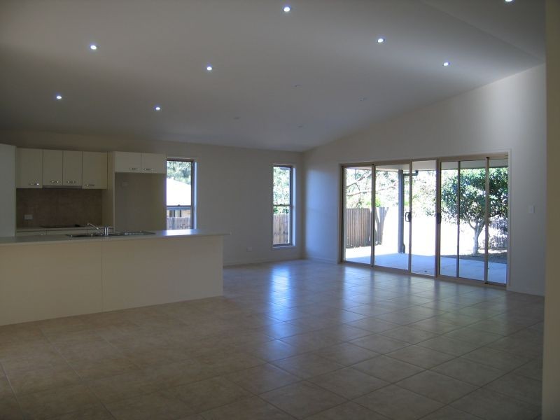 12 Prospect Place, Cooroy QLD 4563