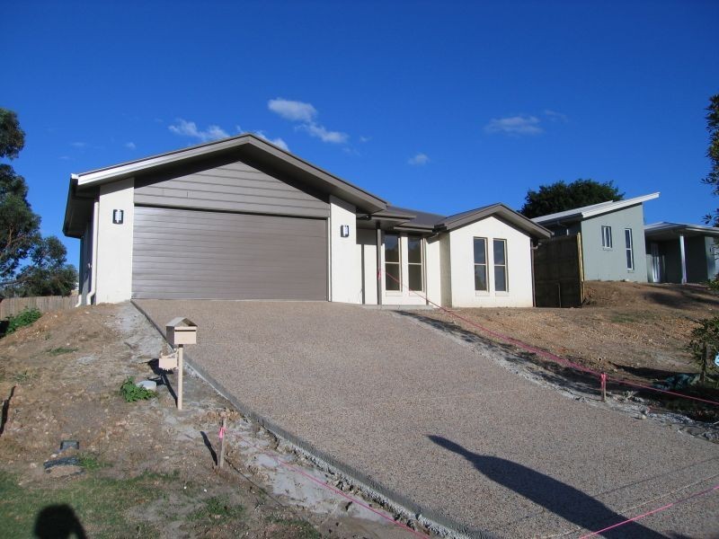 12 Prospect Place, Cooroy QLD 4563