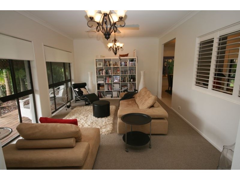 12 Pine Tree Drive West, Cooroy QLD 4563