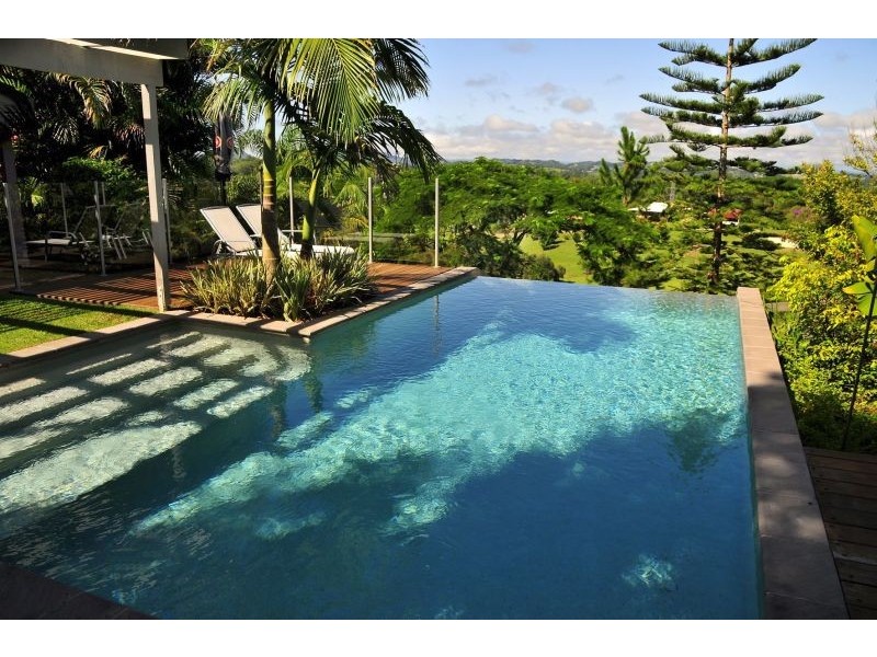 12 Pine Tree Drive West, Cooroy QLD 4563