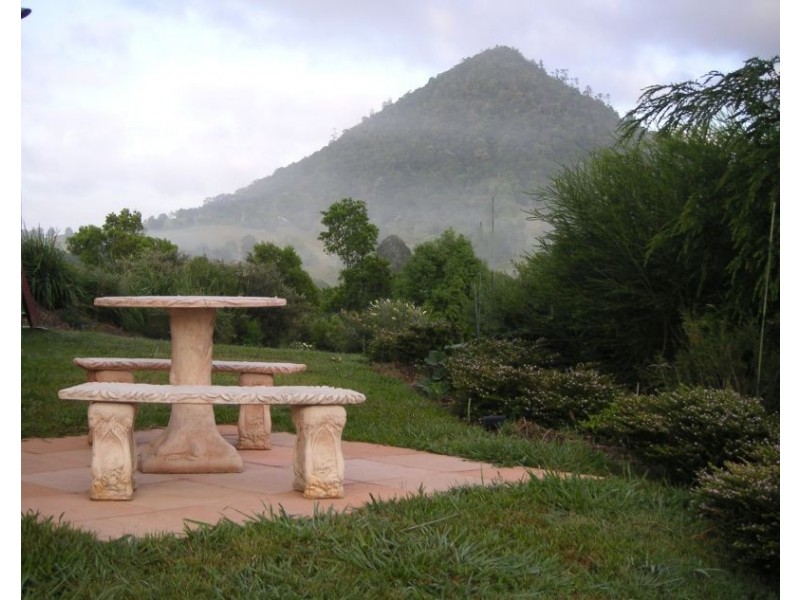 34 Sallwood Crt, Pomona QLD 4568