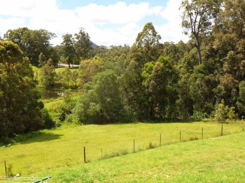 18 Mitchell Crt, Cooran QLD 4569