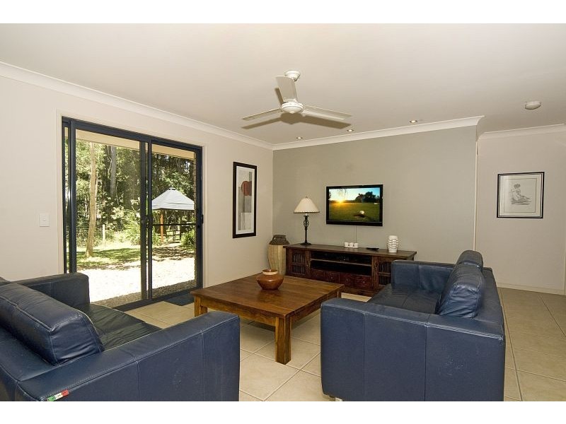 3 Palm Tree Court, Pomona QLD 4568