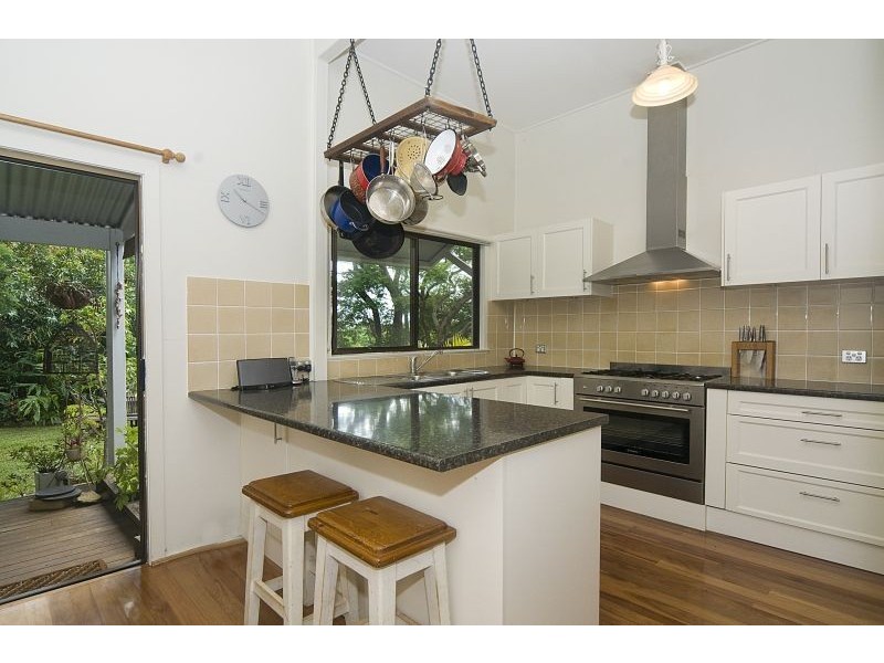 33 Church Street, Pomona QLD 4568