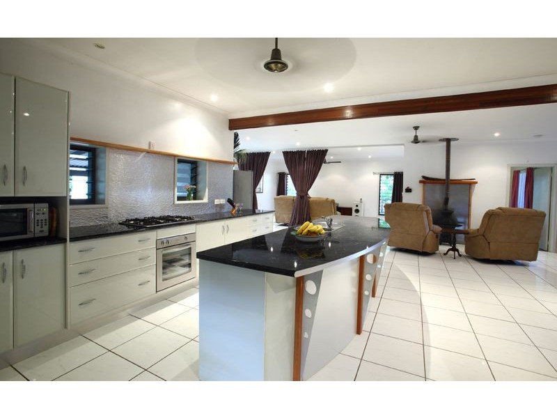 6 Albert St, Cooran QLD 4569