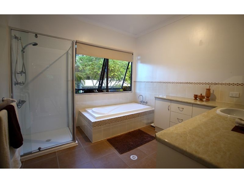 6 Albert St, Cooran QLD 4569