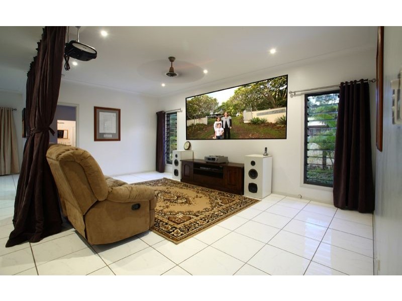 6 Albert St, Cooran QLD 4569