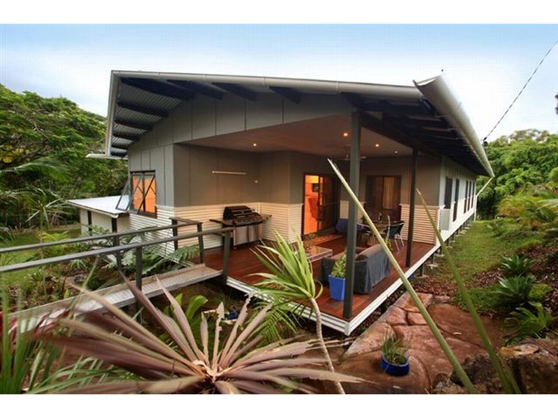 6 Albert St, Cooran QLD 4569