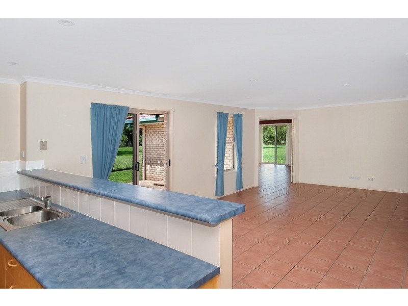 25 Highland Drive, Cooroy QLD 4563