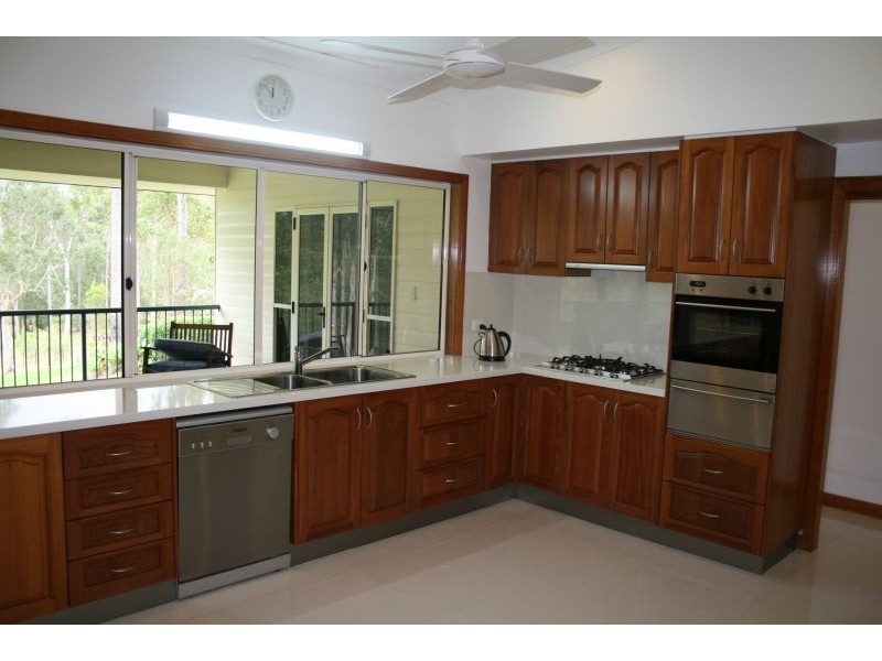 6 Wilkes Court, Tinbeerwah QLD 4563