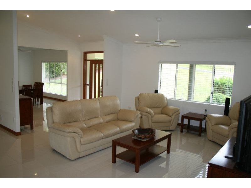 6 Wilkes Court, Tinbeerwah QLD 4563