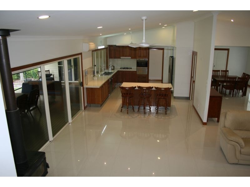 6 Wilkes Court, Tinbeerwah QLD 4563