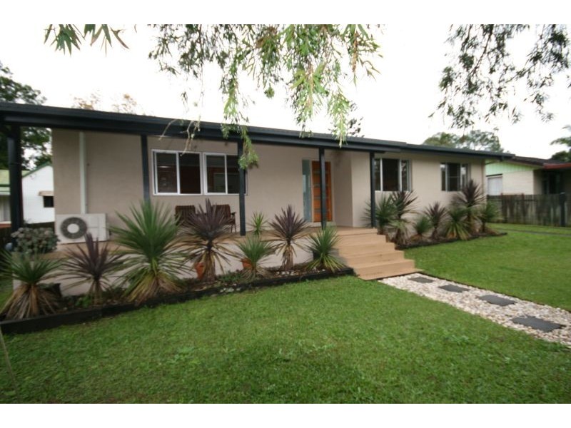 8 Topaz Street, Cooroy QLD 4563