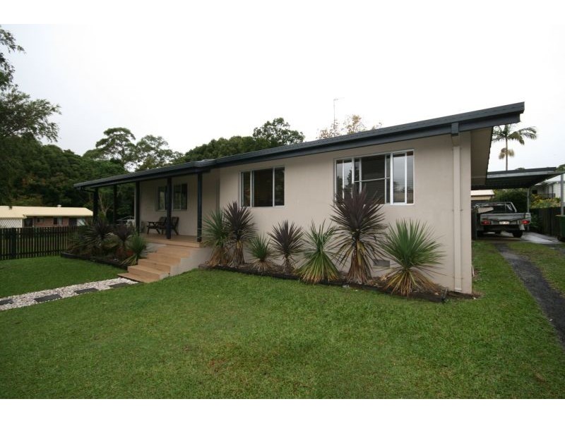 8 Topaz Street, Cooroy QLD 4563