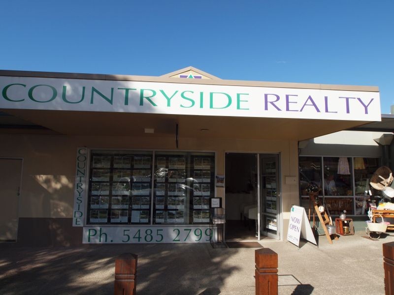 18 Memorial Avenue, Pomona QLD 4568