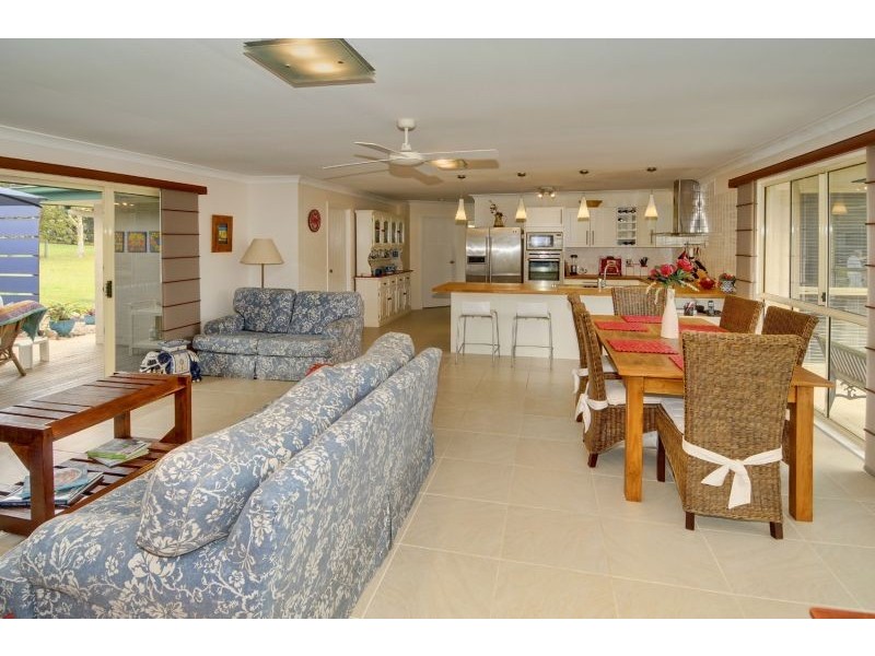 17  Smedley Drive, Pomona QLD 4568