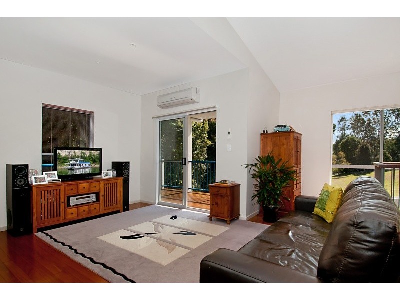 18 Lake Ridge Court, Cooroy QLD 4563