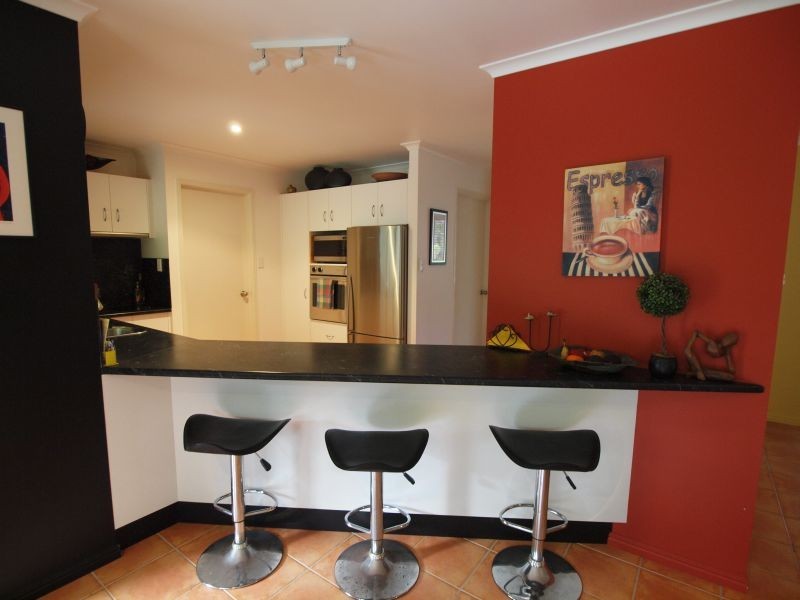 6 Smedley Drive, Pomona QLD 4568