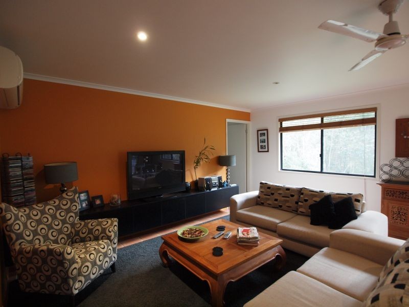 6 Smedley Drive, Pomona QLD 4568