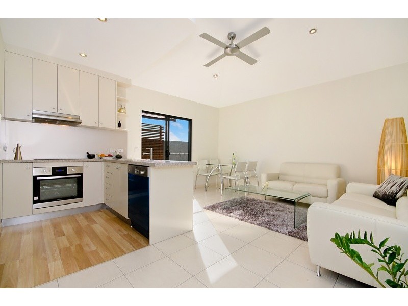 Unit 1/15 Opal Street, Cooroy QLD 4563