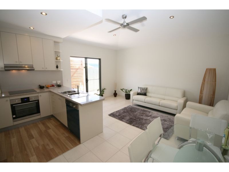 Unit 1/15 Opal Street, Cooroy QLD 4563