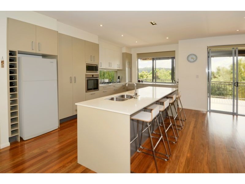 9 Fantail Crescent, Cooroy QLD 4563