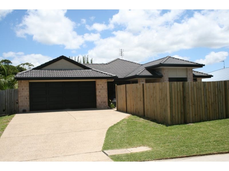 19 Oak Street, Cooroy QLD 4563