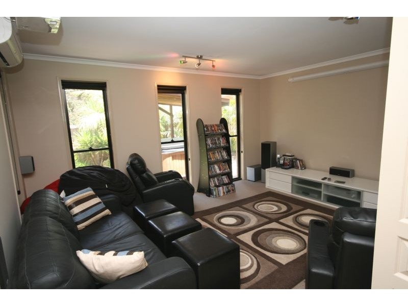 19 Oak Street, Cooroy QLD 4563