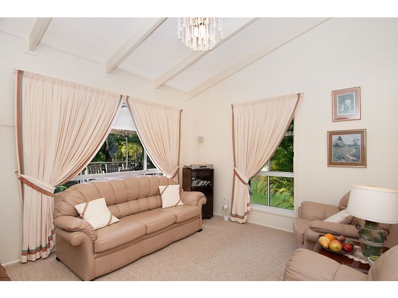 5 Kingsgate Drive, Tinbeerwah QLD 4563