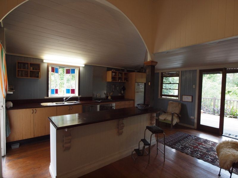 8  Lenske Lane, Cooran QLD 4569